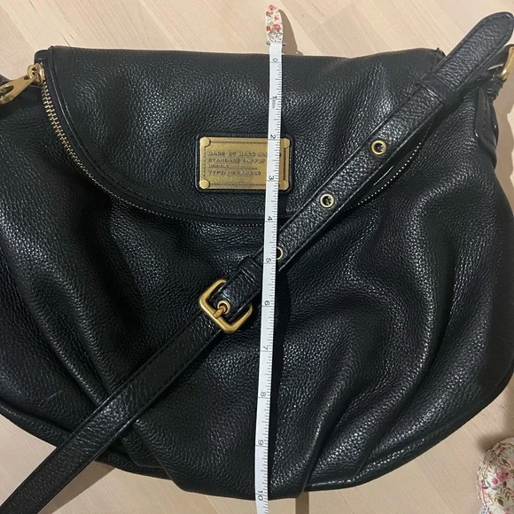 Marc Jacobs Natasha Black Crossbody Bag with Gold Details - Picture 11 of 12